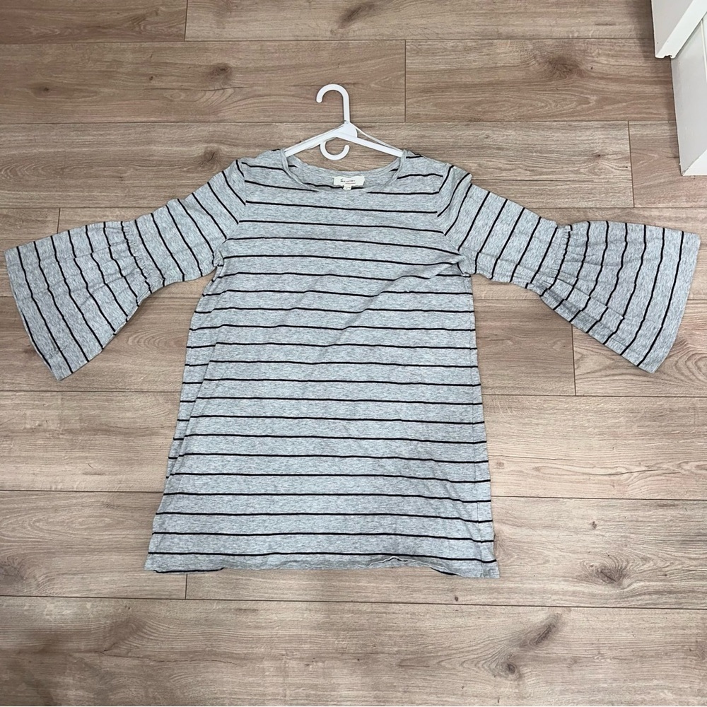 TWO by Vince Camuto Gray Striped Bell Sleeve Cotton Top Size Large